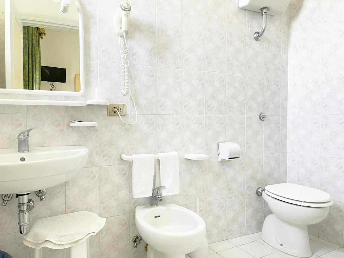 Hotel Reginella SantʼAgata sui Due Golfi Kültér fotó
