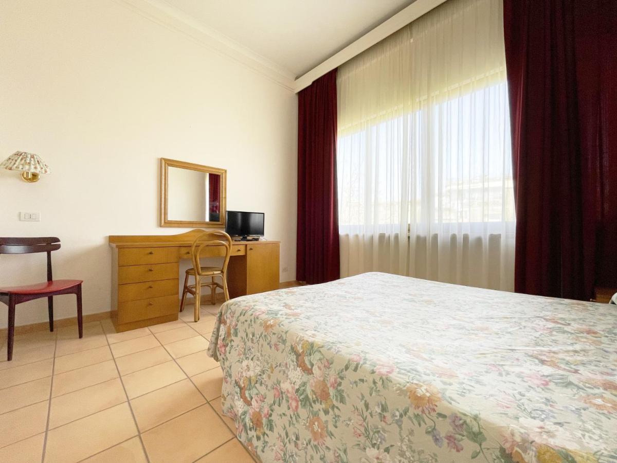 Hotel Reginella SantʼAgata sui Due Golfi Kültér fotó