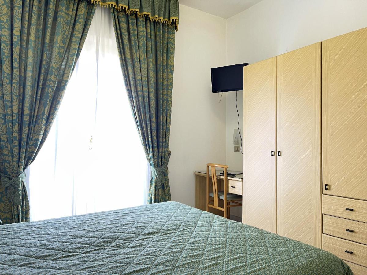 Hotel Reginella SantʼAgata sui Due Golfi Kültér fotó