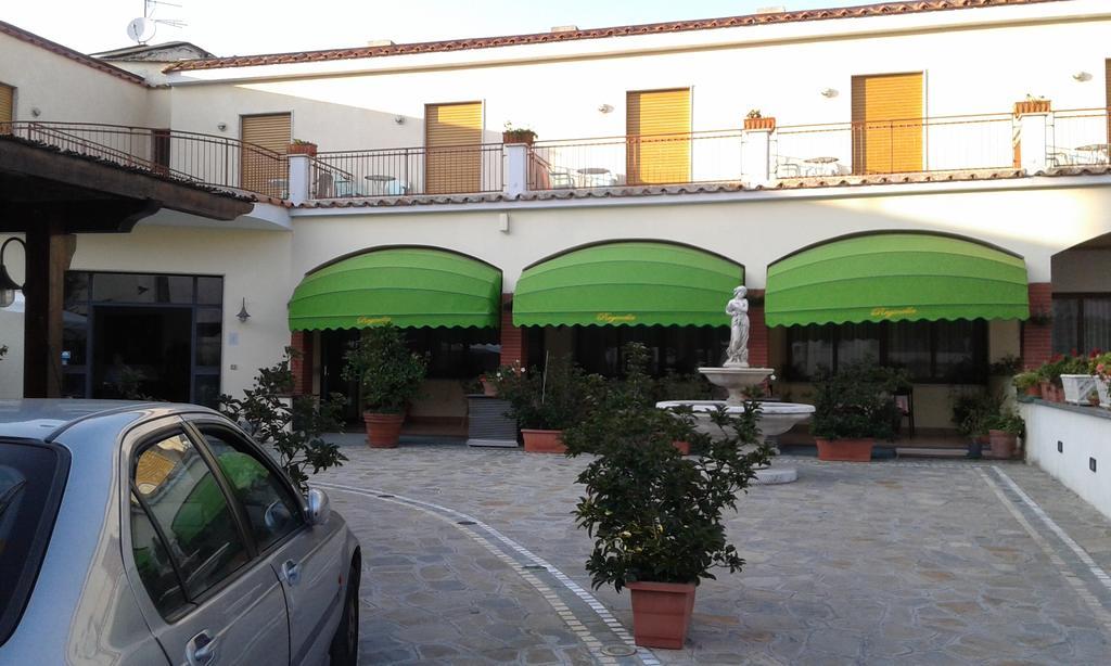 Hotel Reginella SantʼAgata sui Due Golfi Kültér fotó
