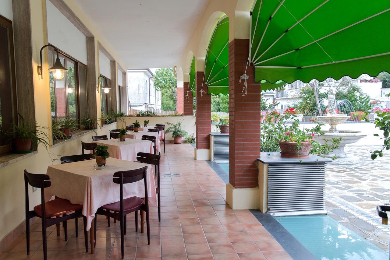 Hotel Reginella SantʼAgata sui Due Golfi Kültér fotó